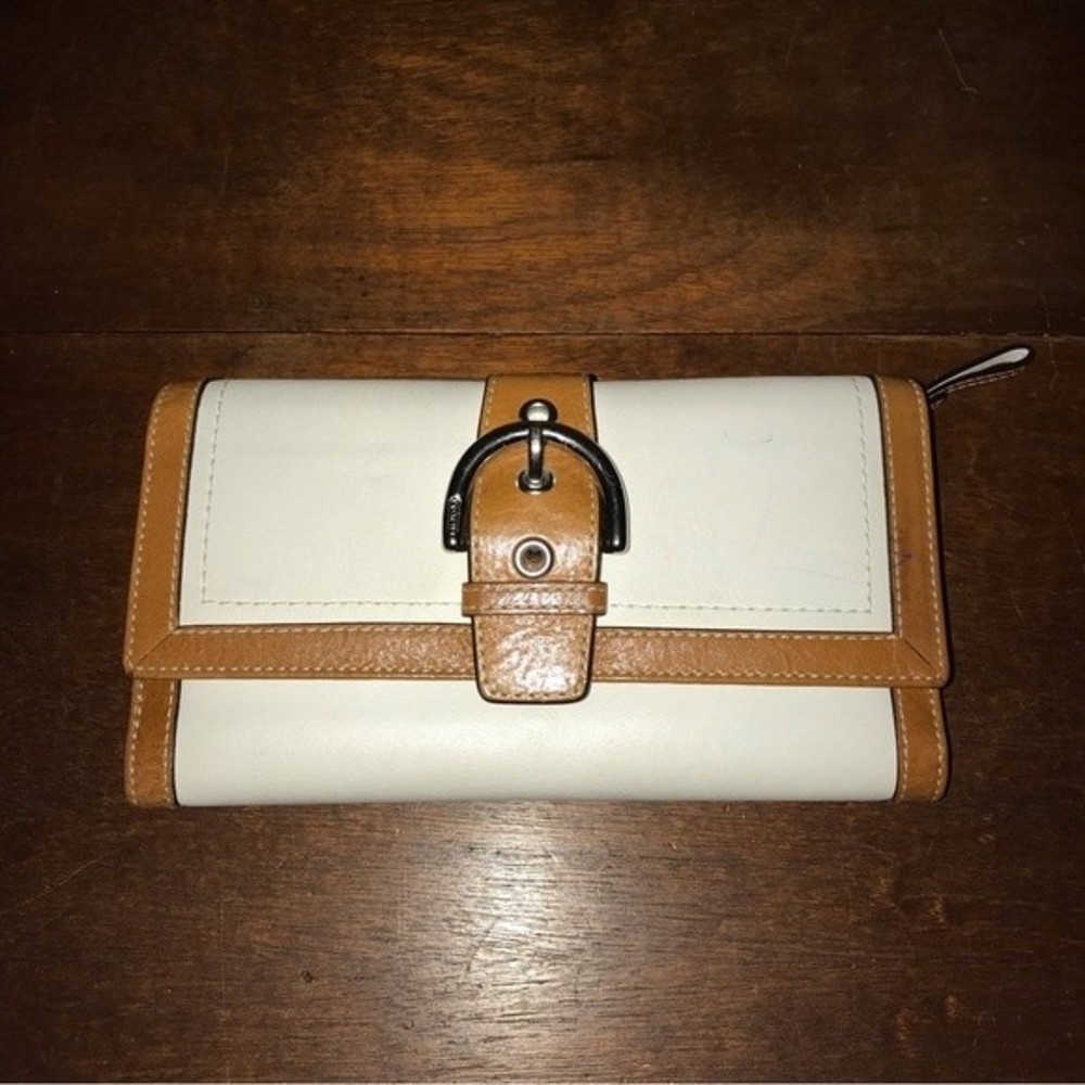 Coach Soho Buckle Tri-Fold Leather Wallet